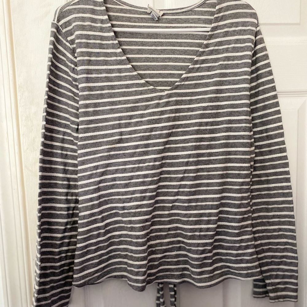 Back tied shirt